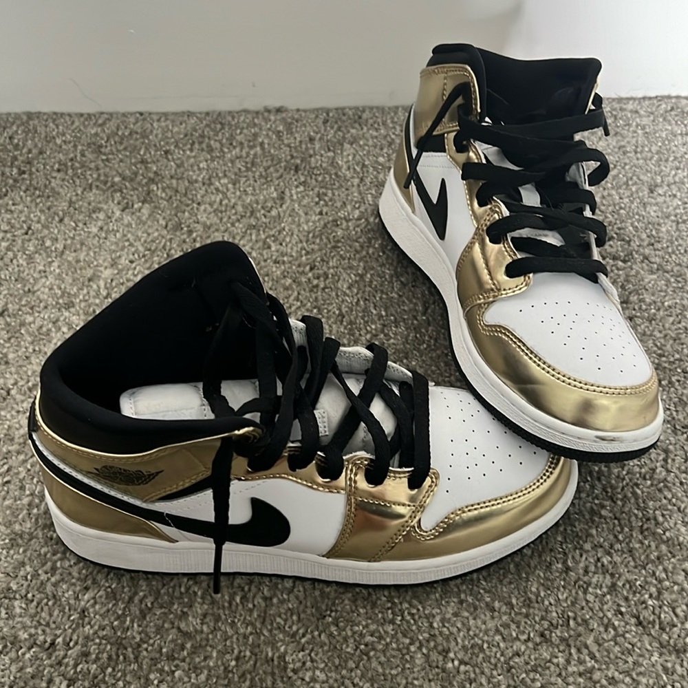 Jordan 1s Mid